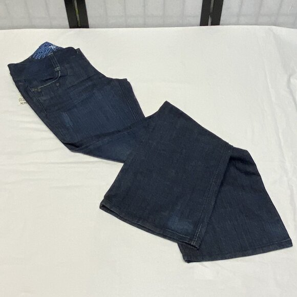 XOXO Low Rise Embroidered Flared Denim Jeans Light Distress Medium Wash NWT 7/8 - Picture 8 of 14